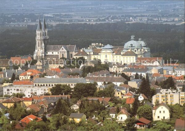 Klosterneuburg Fliegeraufnahme mit Augustiner Chorherr