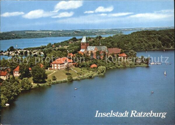 Ratzeburg Fliegeraufnahme Inselstadt Dom und Heim