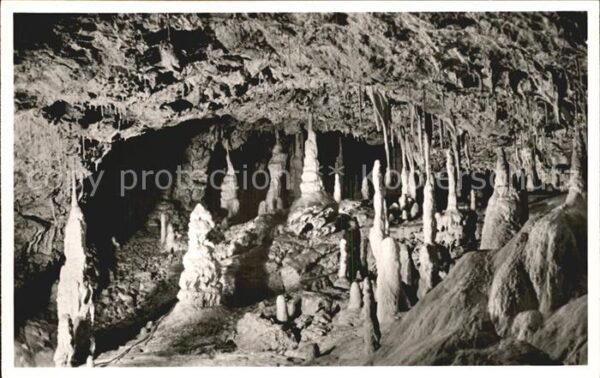 Hoehlen Caves Grottes Bärenhöhle Karlshöhle Erpfingen