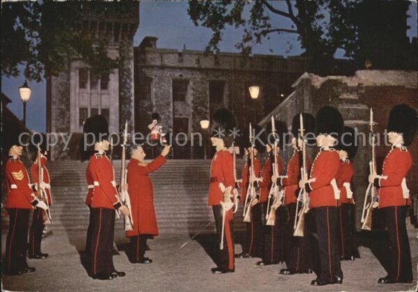Leibgarde Wache Tower of London Ceremony of the Keys