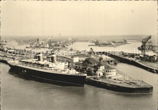 Dampfer Oceanliner D. America Columbuskai Bremerhaven
