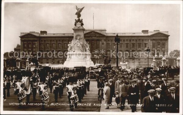 London Victoria Memorial Buckingham Palace and