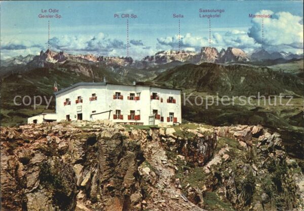 Bozen Suedtirol Rittnerhorn Haus mit Dolomiten