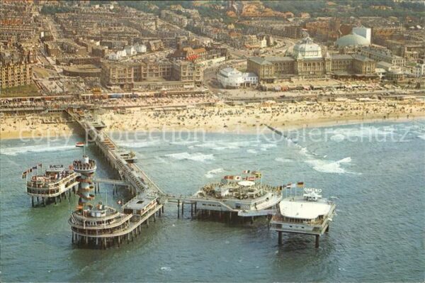 Scheveningen Pier Seebrücke Strand Fliegeraufnahme