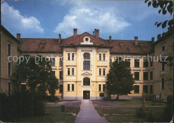 Tata Tovaros Gimnazium Gymnasium