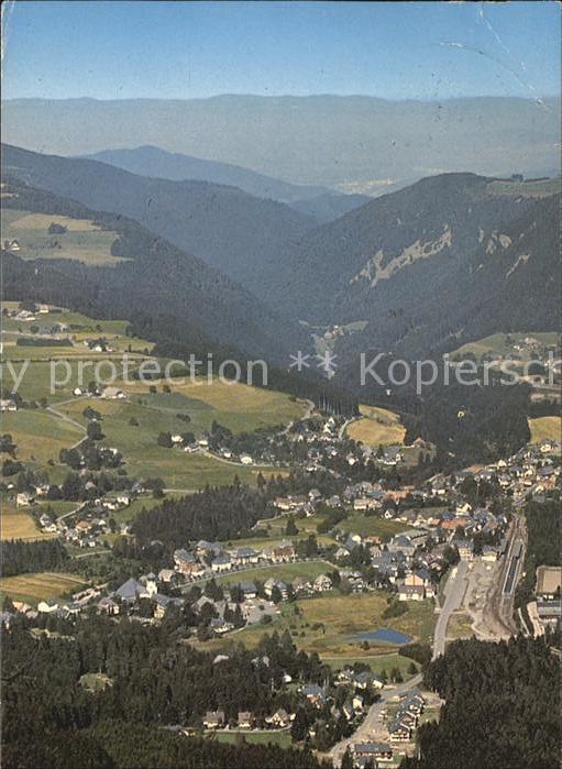 Hinterzarten mit Höllental Fliegeraufnahme