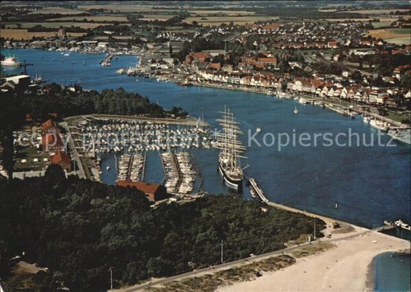 Travemuende Ostseebad Hafen Segelschoner Fliegeraufnahme