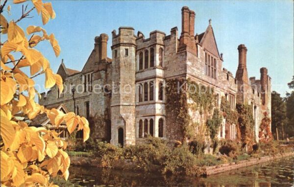 Hever Edenbridge Castle and Moat automn