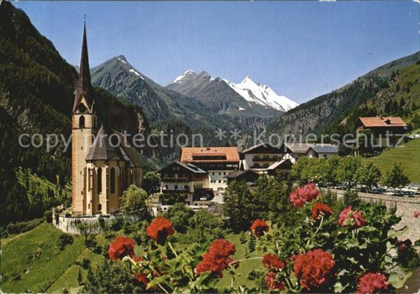 Heiligenblut Kaernten Ortsansicht mit Kirche Grossglockner Ho