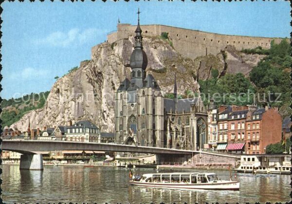 Dinant Wallonie Bateaux Pont Cathedrale Chateau Brücke
