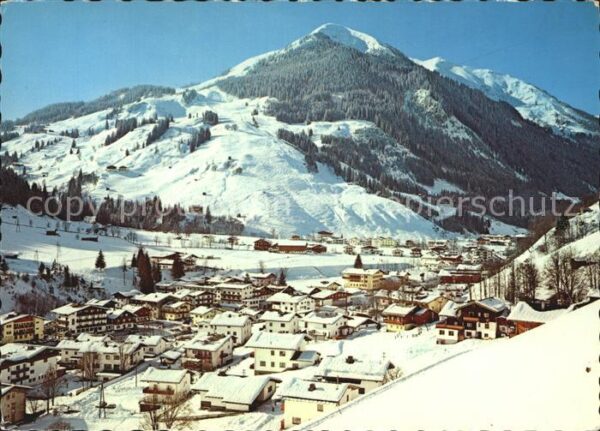 Hinterglemm Saalbach Winterpanorama Skiparadies mit Zwölferk