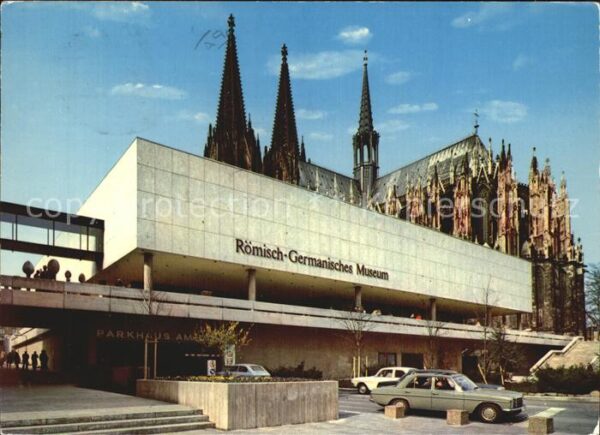 Koeln Rhein Römisch Germanisches Museum Dom