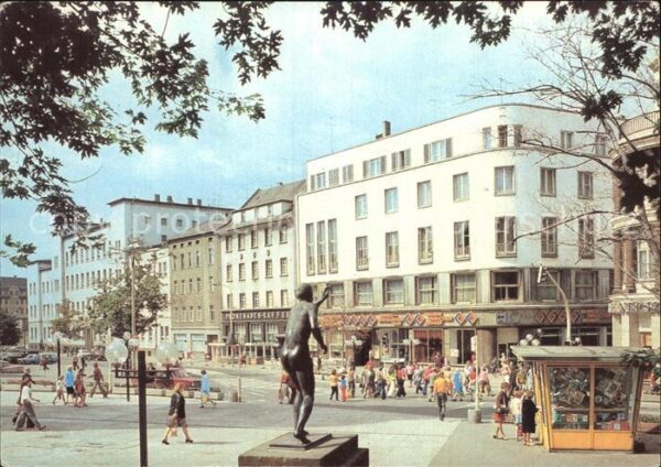 Halle Saale Hansering Haus der Presse Skulptur Stat