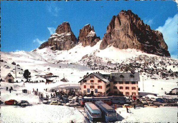 Sellajoch Berghaus Langkofel Dolomiten Winterspor