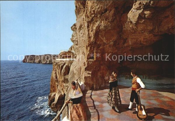Cala en Porter Cova d_en Xoroi Trachten Musiker Küste
