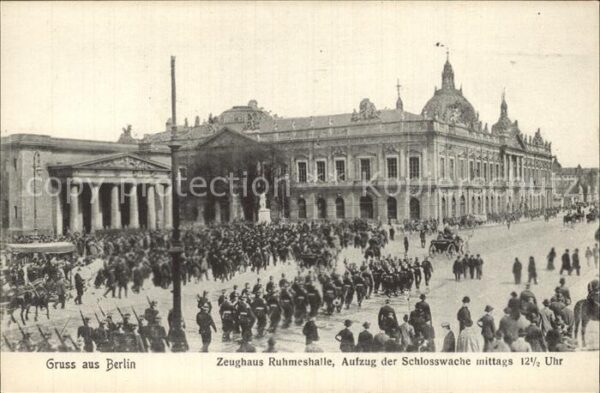 Berlin Zeughaus Ruhmeshalle Aufzug der Schloßw