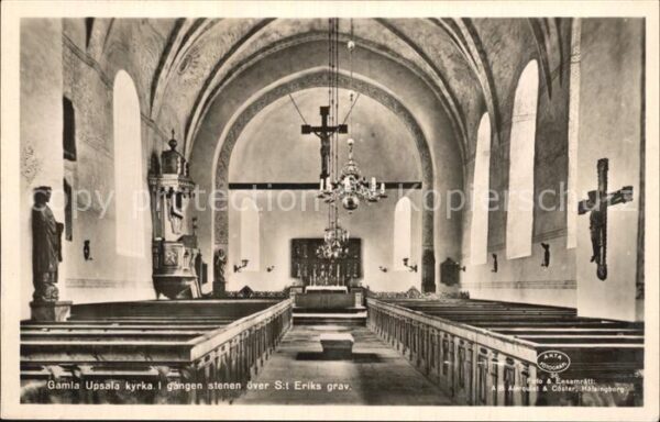 Upsala Gamla Upsala kyrka I gangen stenen över