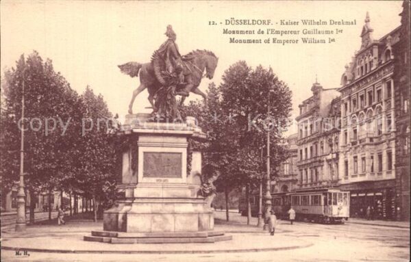 Duesseldorf Kaiser Wilhelm Denkmal Strassenbahn