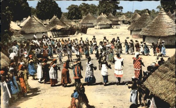 Typen Afrika Danse au Village