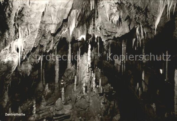 Hoehlen Caves Grottes Attendorn Tropfsteinhöhle Zentralhalle