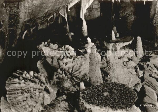 Hoehlen Caves Grottes Tropfsteinhöhle Attendorn Kristalle