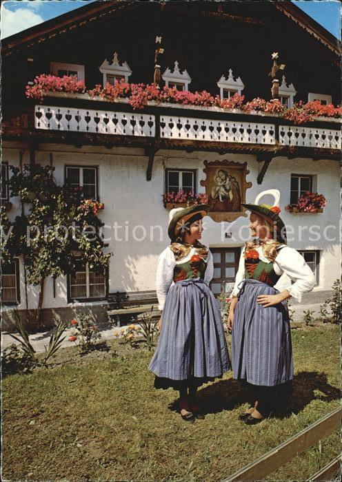 Trachten Tirol Ötztal Trachtenmädchen