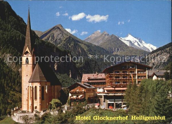 Heiligenblut Kaernten Hotel Glocknerhof Kirche Grossglockner