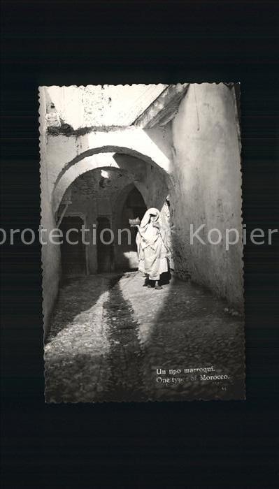 Maroc Marokko Frau in einer Gasse