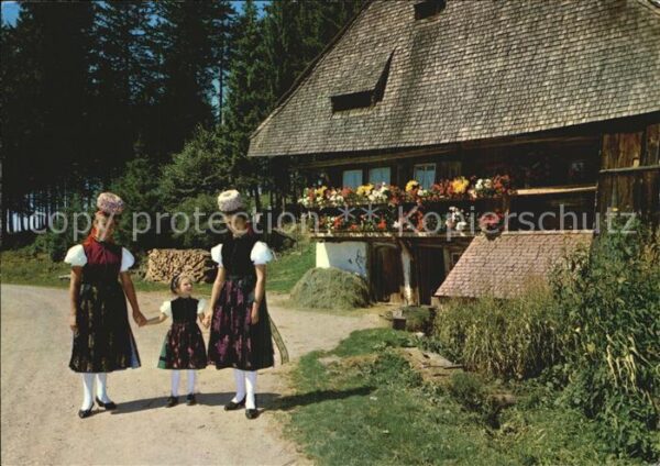 St Maergen Rankmühle mit Trachtenträger