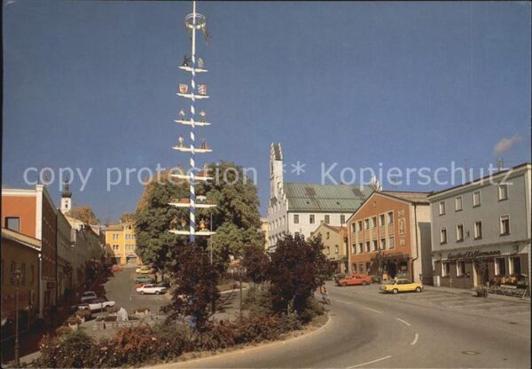 Grafenau Niederbayern Stadtplatz mit altem Rathaus