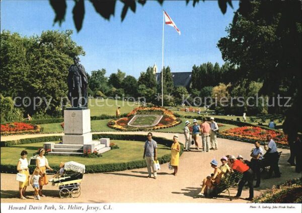 St Helier Jersey Howard Davis Park Denkmal