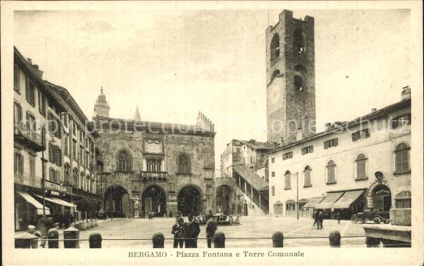Bergamo Piazza Fontana e Torre Comunale