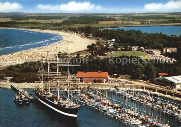 Travemuende Ostseebad Fliegeraufnahme Hafen Strand