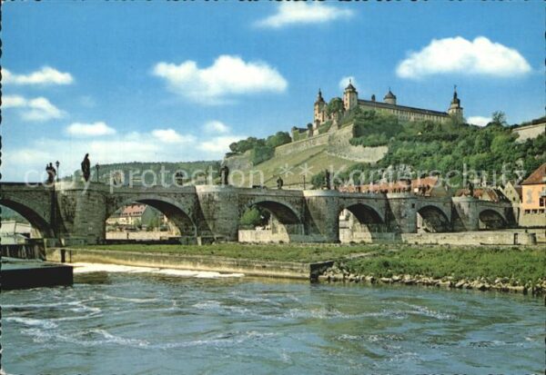 Wuerzburg Alte Mainbrücke und Festung Marienberg
