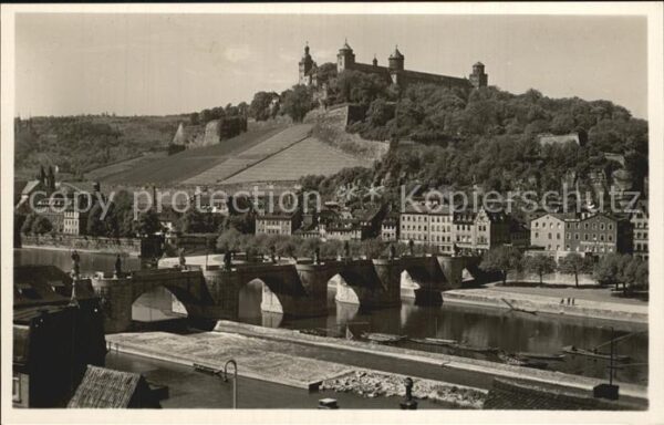 Wuerzburg Alte Mainbrücke mit Feste Marienburg