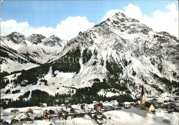 Mittelberg Kleinwalsertal mit Schafalpköpfen und Zwölfer