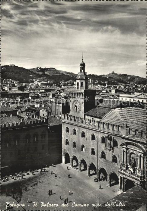 Bologna Il Palazzo del Comune vista dall alto
