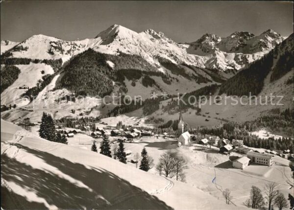 Mittelberg Kleinwalsertal mit Schafalpgruppe