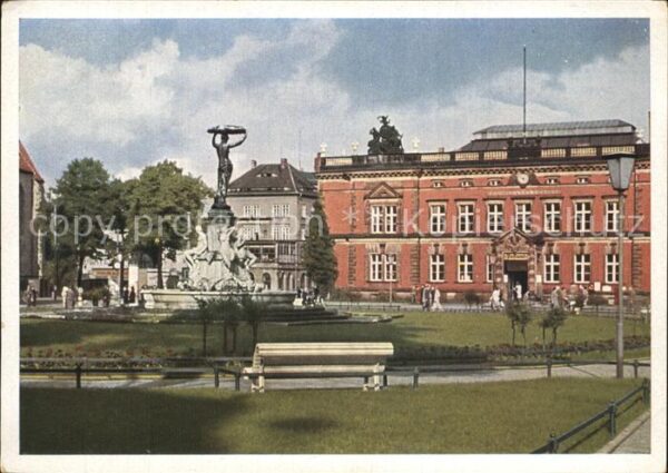 Goerlitz Sachsen Hindenburgplatz mit Muschelminna Postam