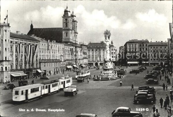 Linz Donau Hauptplatz Brunnen