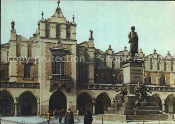 Krakow Krakau Pomnik Adama Micklewieza na tle Sukienn