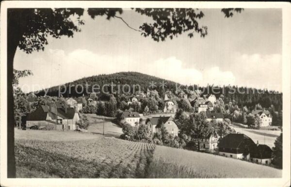 Baerenfels Erzgebirge mit dem Spitzberg