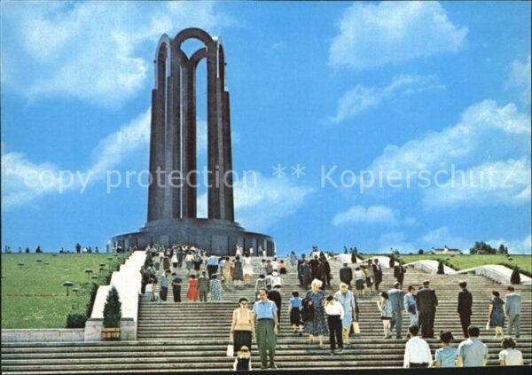 Bucuresti Monument des heros de la lutte pour la