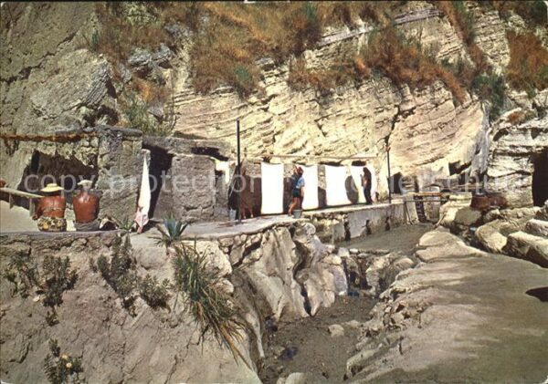 Ischia San Angelo Cava Seura Dunkelbruch