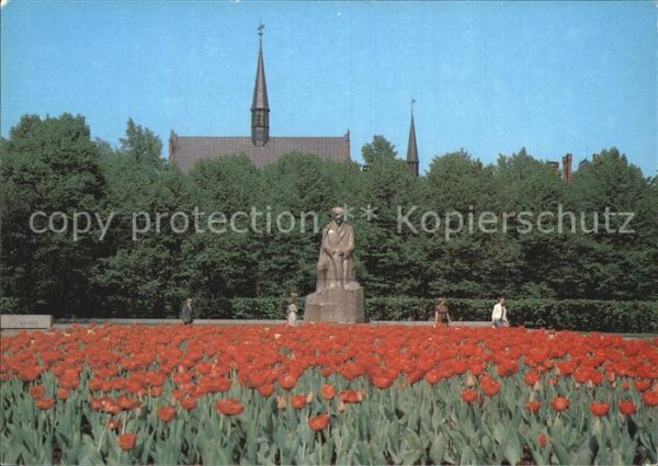 Riga Lettland Park mit Denkmal