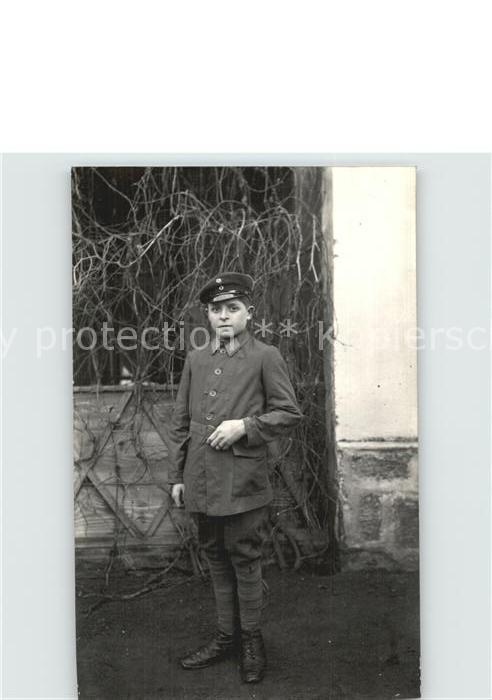 Kinder Child Enfants in Uniform