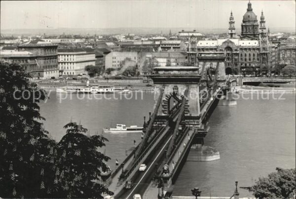 Budapest Lanchid Kettenbrücke Donau