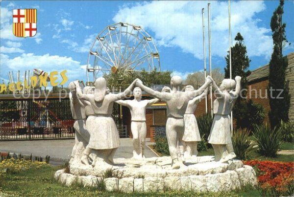 Barcelona Cataluna Monumento a la Sardana Parque de Atracc