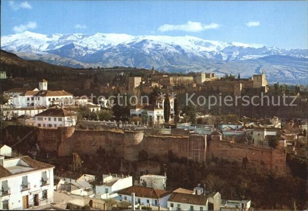 Granada Andalucia Vista general de la Alhambra y Sierra N
