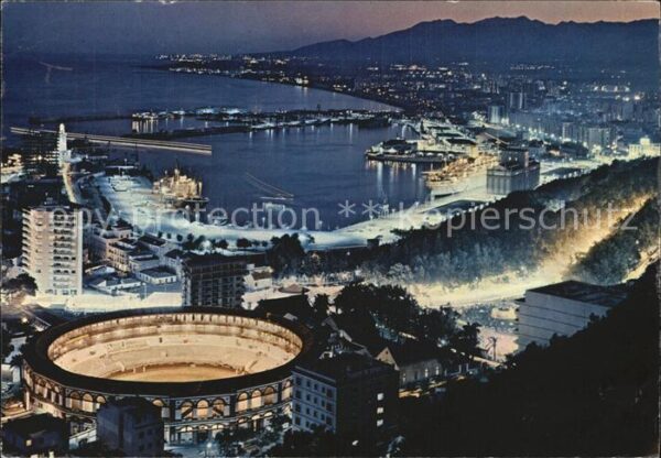 Malaga Andalucia Stierkampfarena Hafen Nachtaufnahme